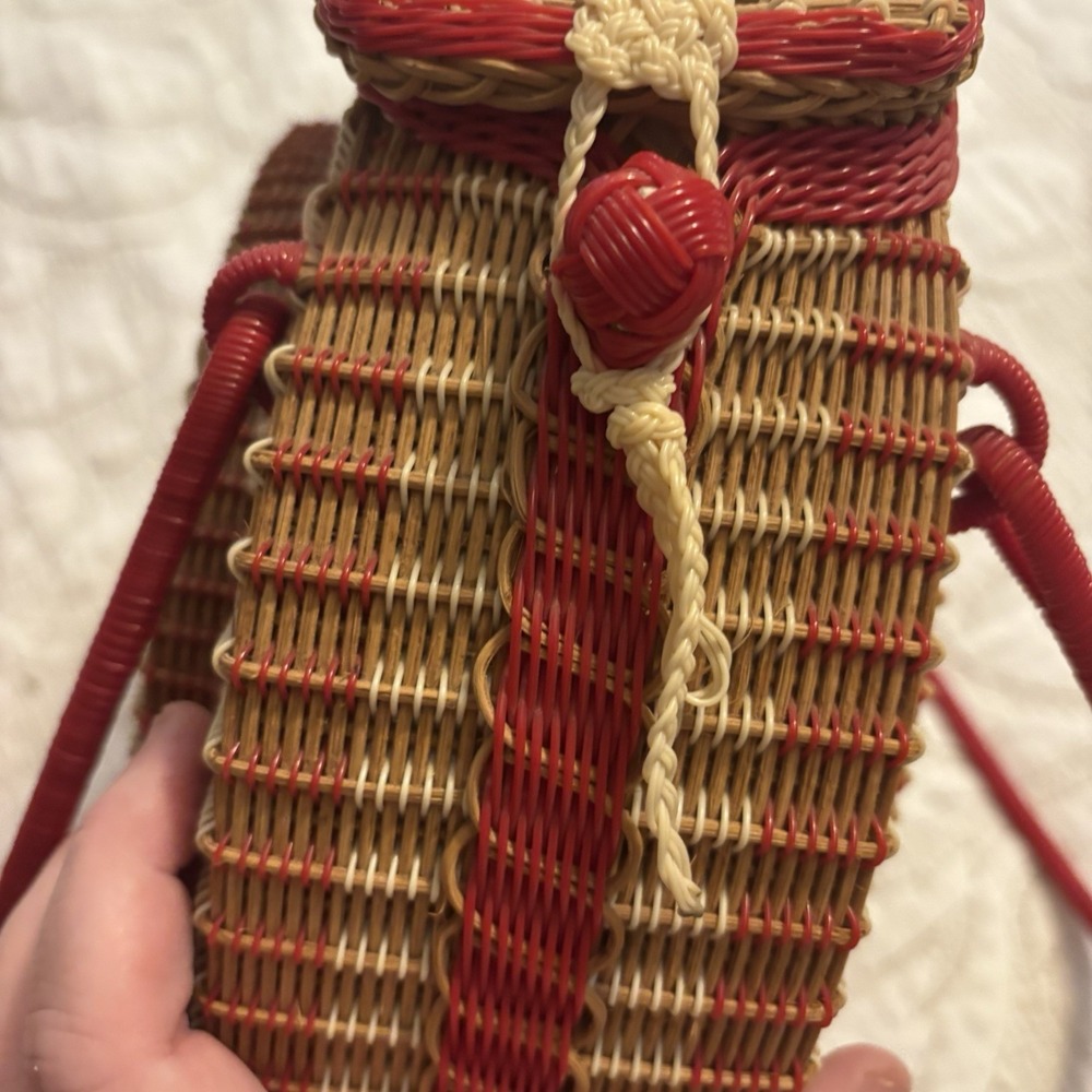 Tan‎ and Red Basket Weave Purse Handbag - Picture 2 of 5
